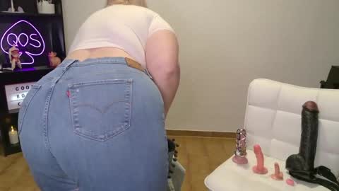 Snapshot of showmebbw chatting on 05-24-26, 11:04 Mimi online show from 05-24-26, 11:04