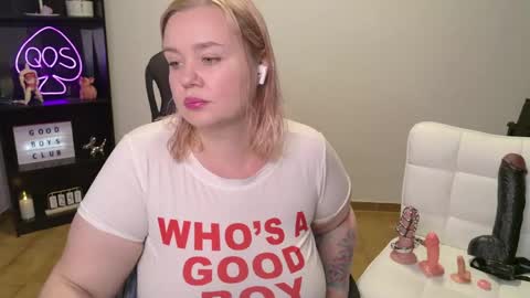Snapshot of showmebbw chatting on 05-25-26, 06:36 Mimi online show from 05-25-26, 06:36