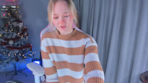 Snapshot of showmejenny chatting on 12-08-24, 02:30 jennywoody online show from 12-08-24, 02:30