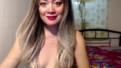 Snapshot of showmeyourlove33 chatting on 12-18-24, 06:10 Sweety Jane online show from 12-18-24, 06:10