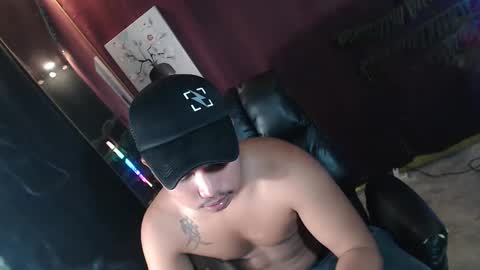 Snapshot of shunks_hottie chatting on 05-12-26, 11:24 kaikai online show from 05-12-26, 11:24