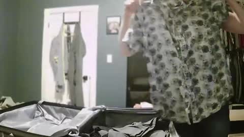 Snapshot of shutterbug989 chatting on 03-09-25, 01:14 shutterbug989 online show from 03-09-25, 01:14