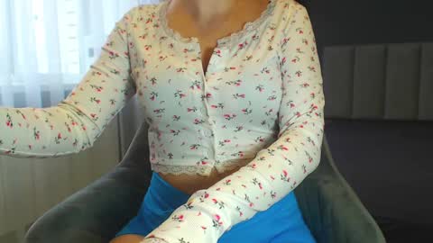 Snapshot of shy_26 chatting on 03-06-25, 10:09 shy_26 online show from 03-06-25, 10:09