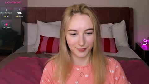 Snapshot of shy__polly chatting on 05-16-26, 12:07 Polly online show from 05-16-26, 12:07