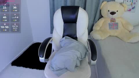 Nahomy online show from 12-14-24, 04:01