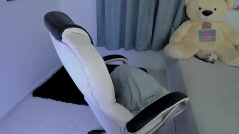 Nahomy online show from 12-14-24, 07:07