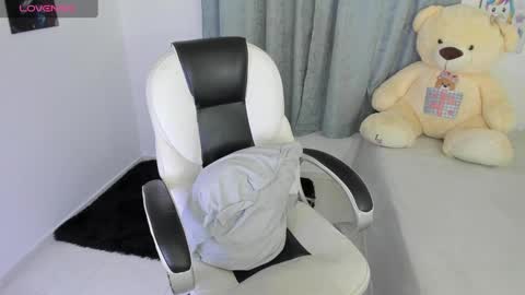 Nahomy online show from 12-28-24, 10:55