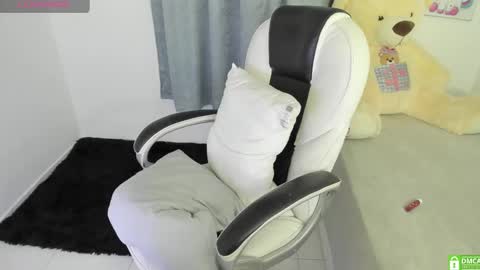 Nahomy online show from 02-19-25, 12:25