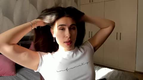 Mika online show from 04-28-26, 02:21