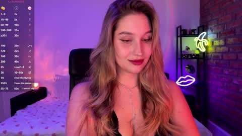 Snapshot of shy_bee chatting on 10-14-25, 10:32 Alice online show from 10-14-25, 10:32