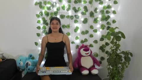 Canela online show from 05-14-26, 01:51