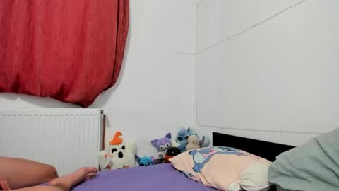 shy_in_bed online show from 10-27-25, 03:16