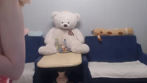 Snapshot of shy_moony chatting on 05-22-26, 08:36 just Alex online show from 05-22-26, 08:36
