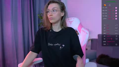 Snapshot of shy_or_horny chatting on 10-16-25, 06:14 HI i am Marcy online show from 10-16-25, 06:14