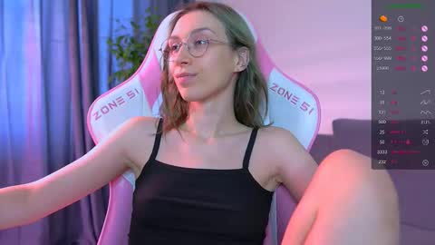 Snapshot of shy_or_horny chatting on 10-19-25, 08:37 HI i am Marcy online show from 10-19-25, 08:37