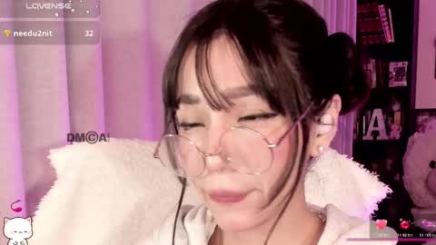 Snapshot of shyangie24 chatting on 11-22-25, 02:43 Angeline 3 independent come here when am horny... online show from 11-22-25, 02:43