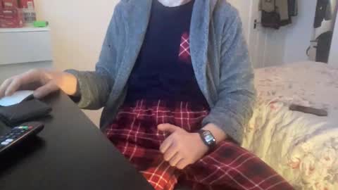 shyboy0533 online show from 11-05-25, 08:03