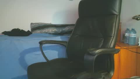 Snapshot of shyboyhugecum2020 chatting on 10-14-25, 02:23 shyboyhugecum2020 online show from 10-14-25, 02:23