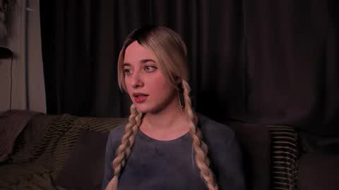 Snapshot of shybunny01 chatting on 10-10-25, 10:03 Mary online show from 10-10-25, 10:03