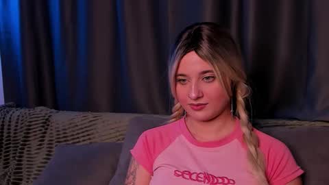 Snapshot of shybunny01 chatting on 10-10-25, 10:09 Mary online show from 10-10-25, 10:09