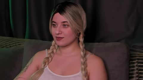 Snapshot of shybunny01 chatting on 10-11-25, 09:35 Mary online show from 10-11-25, 09:35