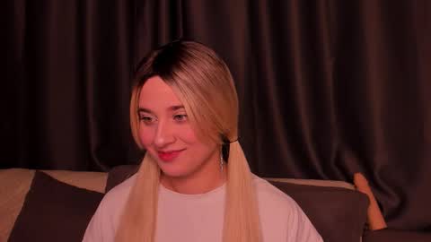 Snapshot of shybunny01 chatting on 10-15-25, 06:41 Mary online show from 10-15-25, 06:41