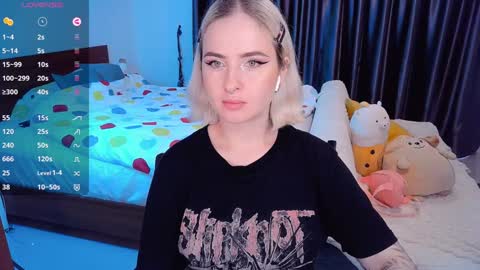 Snapshot of shyfoxxxy chatting on 12-09-24, 08:22 Effie online show from 12-09-24, 08:22