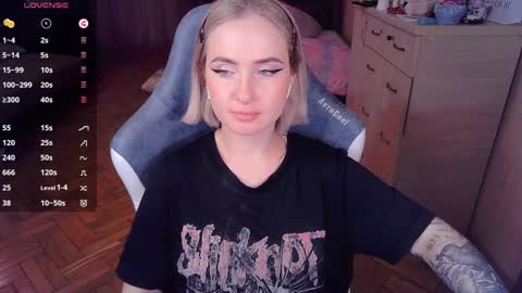 Snapshot of shyfoxxxy chatting on 01-03-25, 08:43 Effie online show from 01-03-25, 08:43