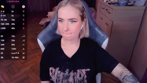 Snapshot of shyfoxxxy chatting on 01-04-25, 07:34 Effie online show from 01-04-25, 07:34