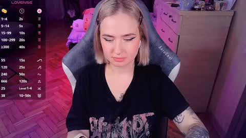 Snapshot of shyfoxxxy chatting on 01-14-25, 05:45 Effie online show from 01-14-25, 05:45