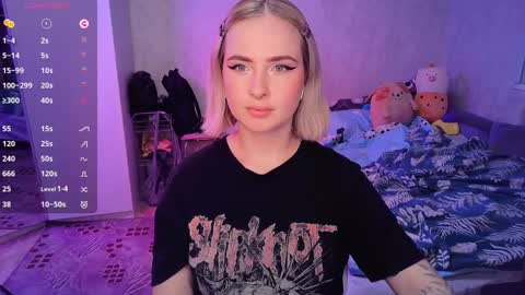 Snapshot of shyfoxxxy chatting on 02-03-25, 05:56 Effie online show from 02-03-25, 05:56