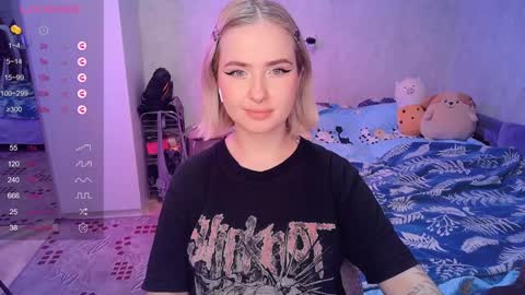 Snapshot of shyfoxxxy chatting on 02-06-25, 01:32 Effie online show from 02-06-25, 01:32