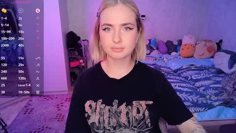 Snapshot of shyfoxxxy chatting on 02-08-25, 11:02 Effie online show from 02-08-25, 11:02