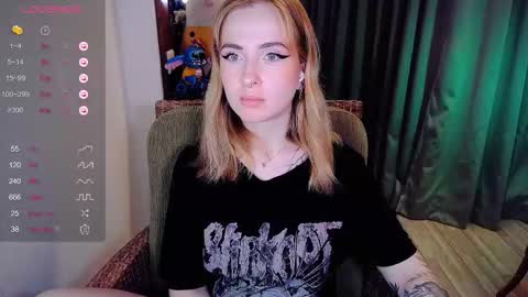 Effie online show from 11-14-25, 10:36