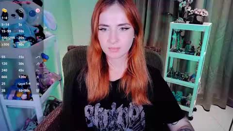 Snapshot of shyfoxxxy chatting on 04-29-26, 05:30 Effie online show from 04-29-26, 05:30