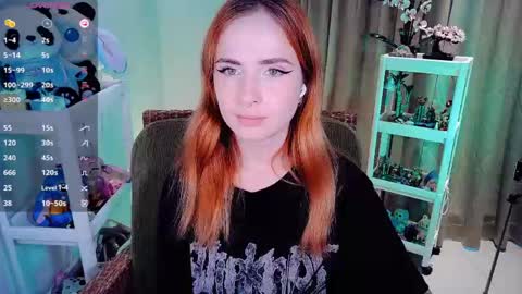 Snapshot of shyfoxxxy chatting on 05-04-26, 05:58 Effie online show from 05-04-26, 05:58