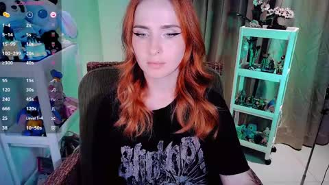Snapshot of shyfoxxxy chatting on 05-11-26, 02:45 Effie online show from 05-11-26, 02:45