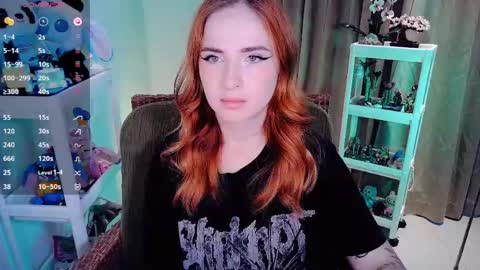 Snapshot of shyfoxxxy chatting on 05-12-26, 05:59 Effie online show from 05-12-26, 05:59