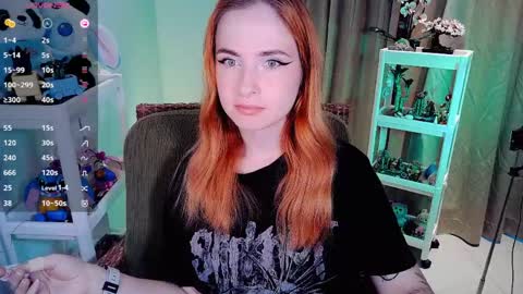 Snapshot of shyfoxxxy chatting on 05-19-26, 05:47 Effie online show from 05-19-26, 05:47