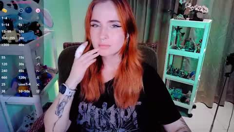 Snapshot of shyfoxxxy chatting on 05-19-26, 05:52 Effie online show from 05-19-26, 05:52