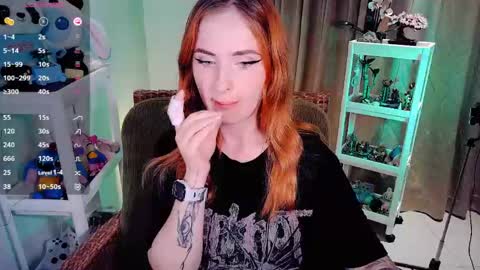 Snapshot of shyfoxxxy chatting on 05-23-26, 10:08 Effie online show from 05-23-26, 10:08