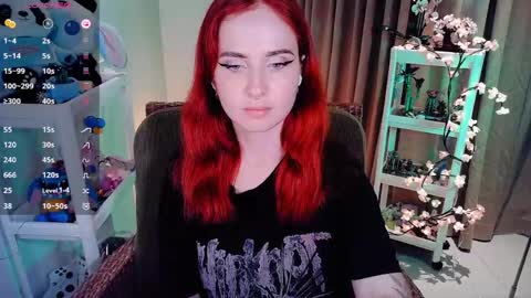Snapshot of shyfoxxxy chatting on 05-30-26, 09:50 Effie online show from 05-30-26, 09:50