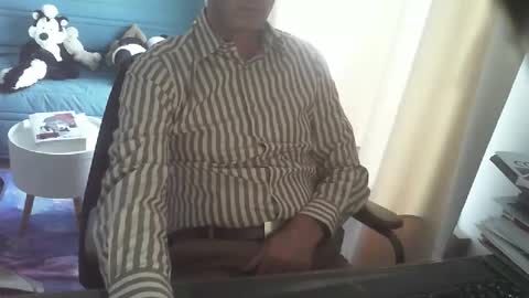 Snapshot of shyfrenchcock chatting on 10-28-25, 03:47 shyfrenchcock online show from 10-28-25, 03:47