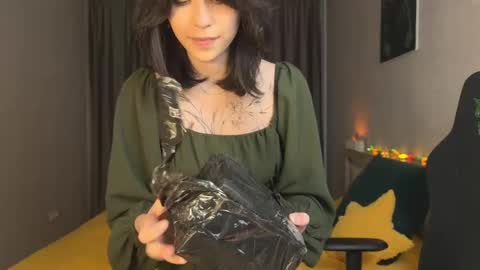 Snapshot of shygaze chatting on 12-16-25, 01:54 shygaze online show from 12-16-25, 01:54