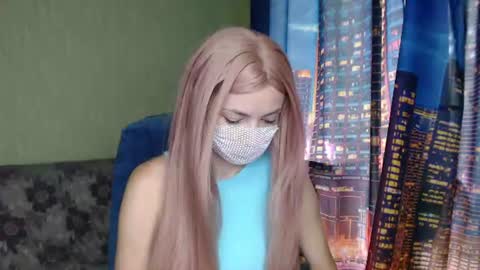 Snapshot of shynesssophie chatting on 07-06-26, 04:53 Sophie 3 online show from 07-06-26, 04:53