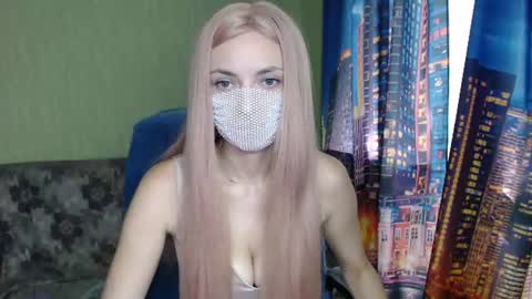 Snapshot of shynesssophie chatting on 07-13-26, 04:48 Sophie 3 online show from 07-13-26, 04:48