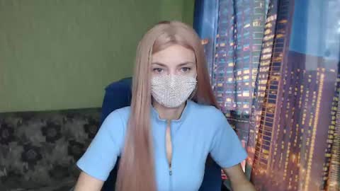 Snapshot of shynesssophie chatting on 07-19-26, 06:06 Sophie 3 online show from 07-19-26, 06:06