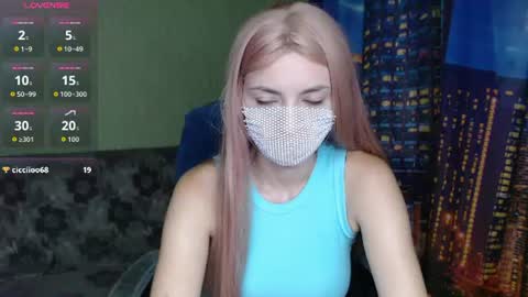 Snapshot of shynesssophie chatting on 07-22-26, 04:15 Sophie 3 online show from 07-22-26, 04:15