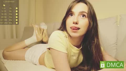 Snapshot of shypeachmaru chatting on 03-10-26, 12:48 Mary online show from 03-10-26, 12:48