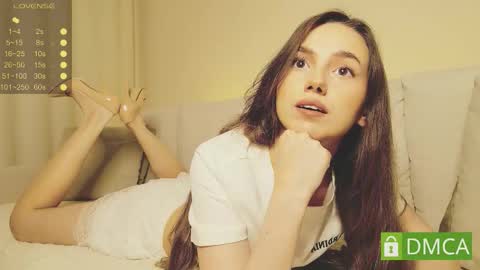 Snapshot of shypeachmaru chatting on 03-12-26, 09:32 Mary online show from 03-12-26, 09:32